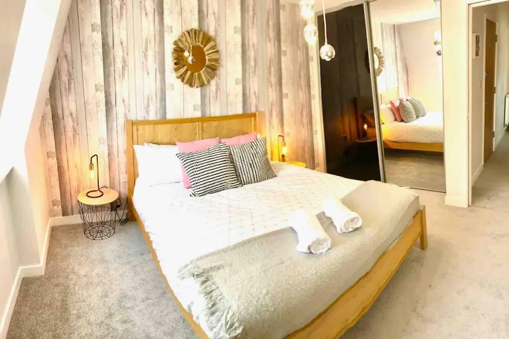 Coastline Retreats: Beachside Luxury with Jet Bath & Entertainment Bournemouth 0*,