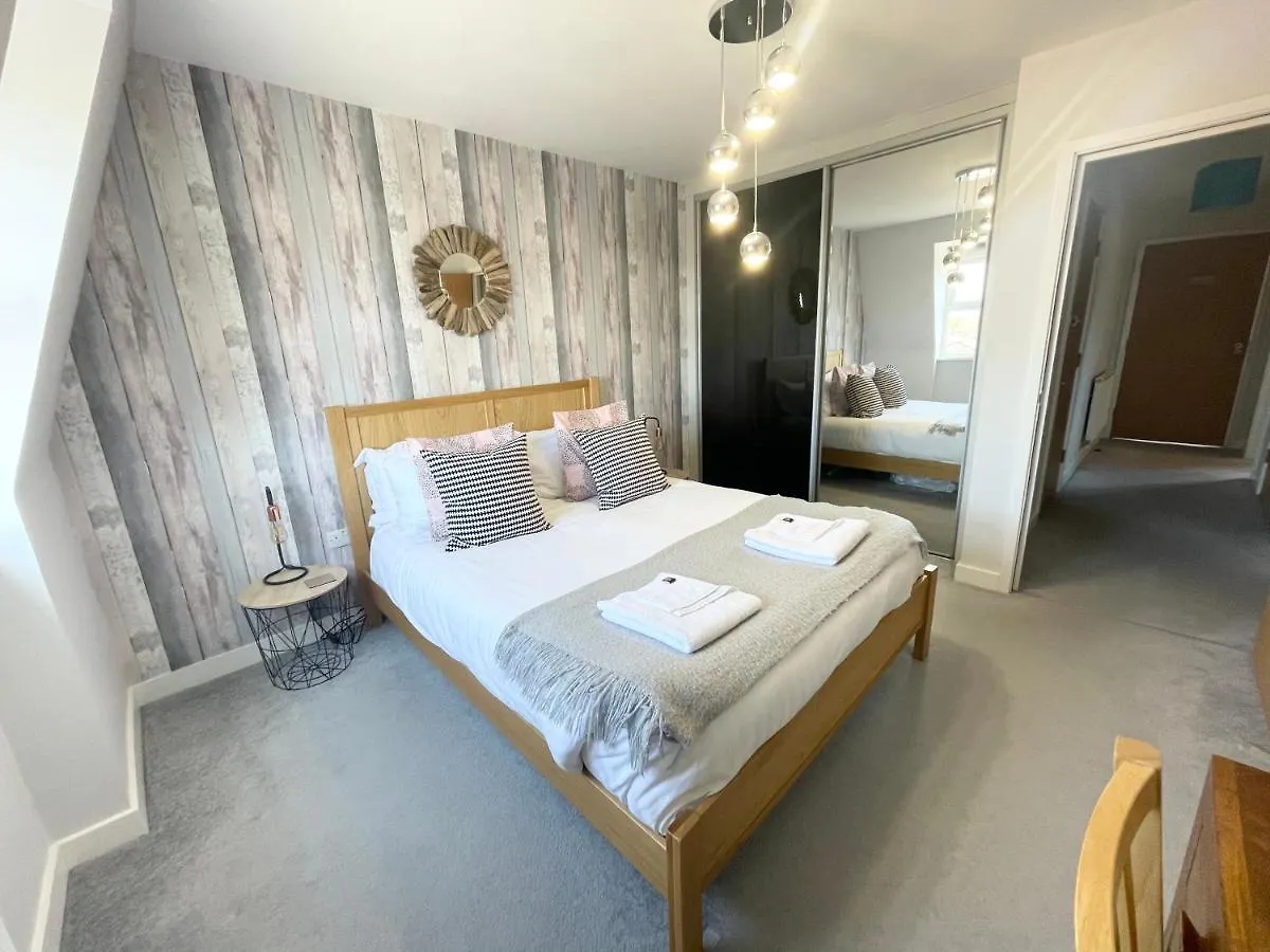 Coastline Retreats: Beachside Luxury with Jet Bath & Entertainment Bournemouth United Kingdom